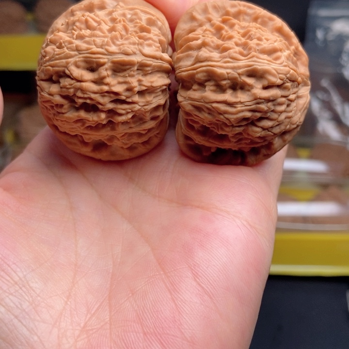 文玩核桃吊坠白狮子43全