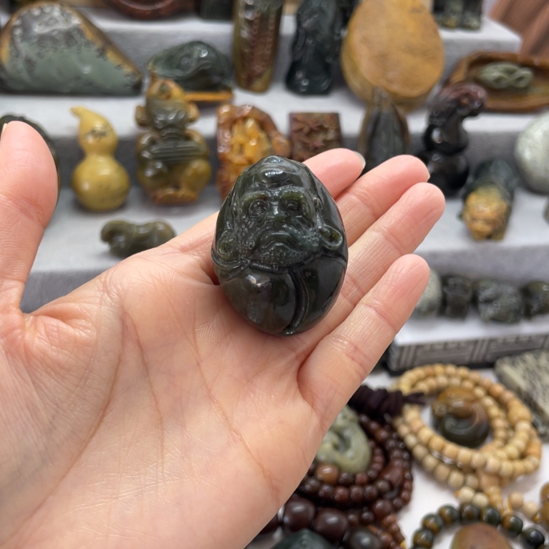 岫岩河磨玉（透闪石质玉）未镶嵌把件