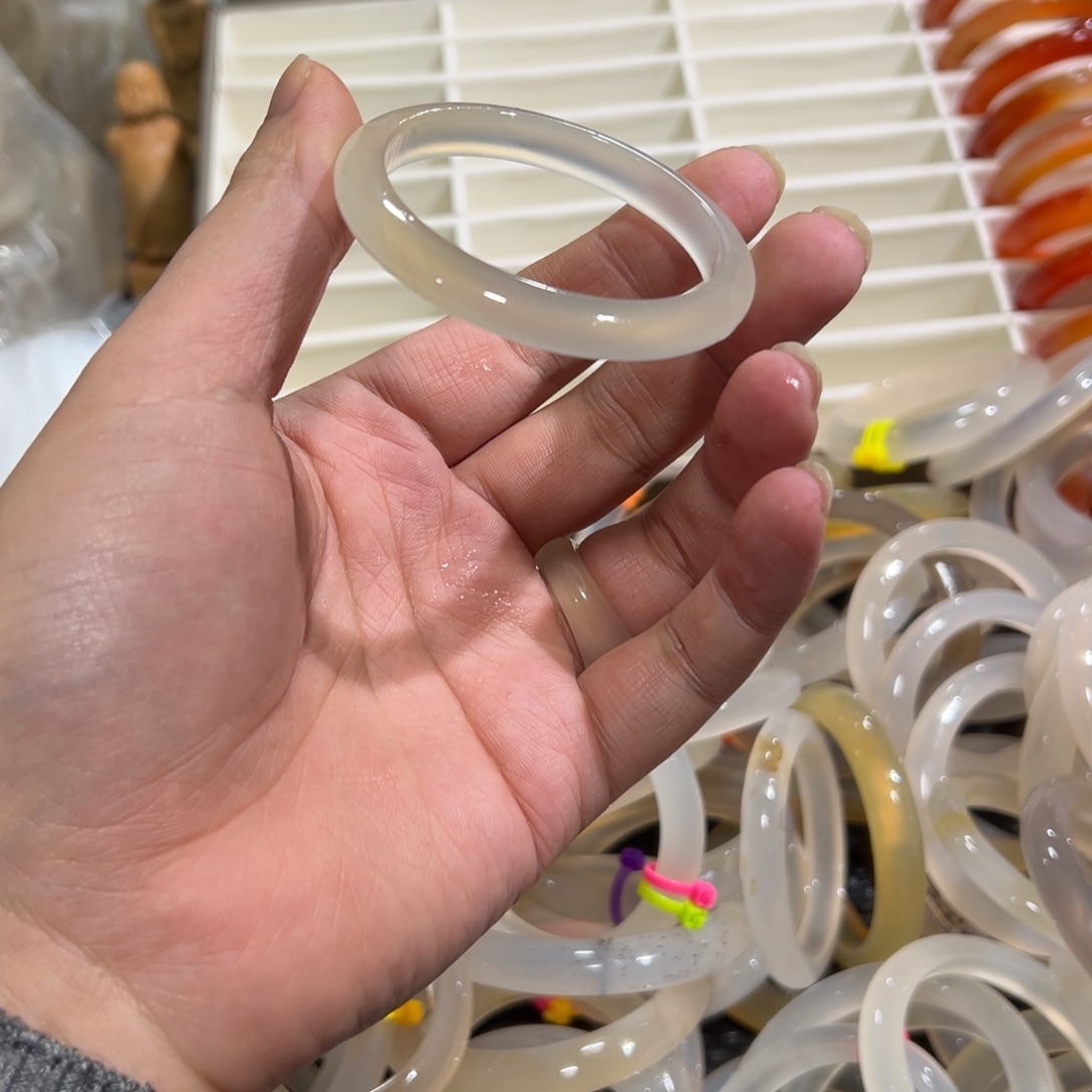 玛瑙/玉髓未镶嵌手镯5051有包容1.1