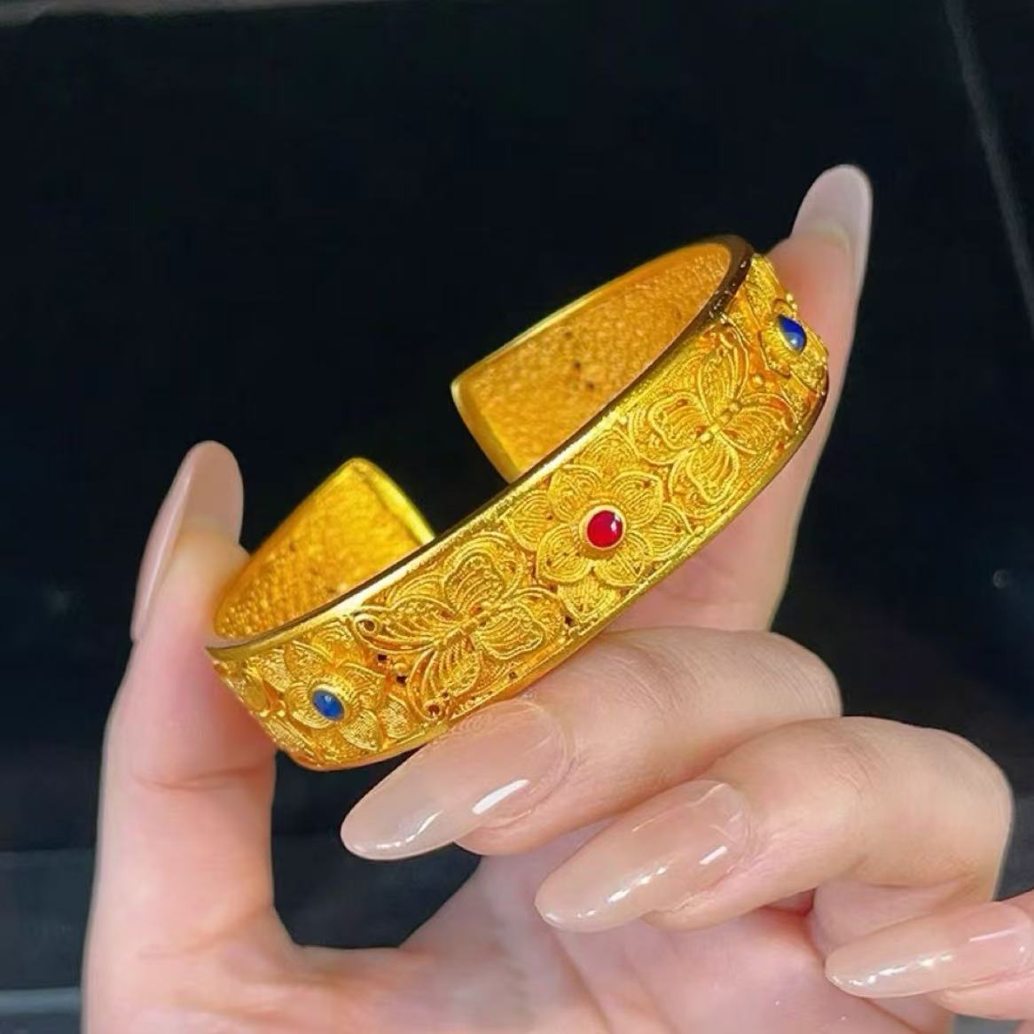 铜合金手镯 镯子宽面花丝蝶恋花手镯镂空錾刻蝴蝶花卉开口手镯