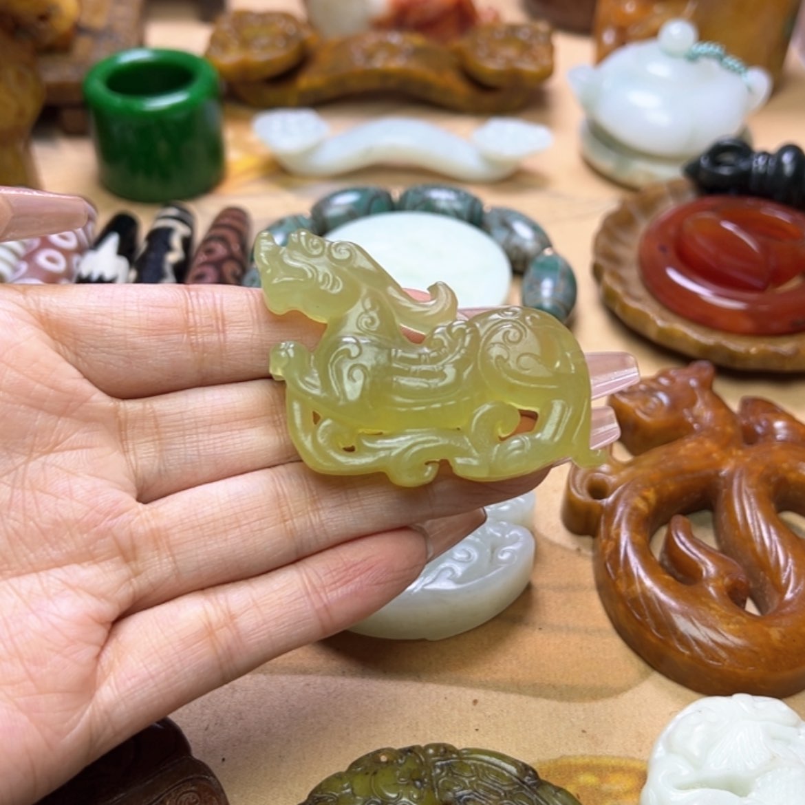 【闪购商品】蛇纹石玉颈饰未镶嵌