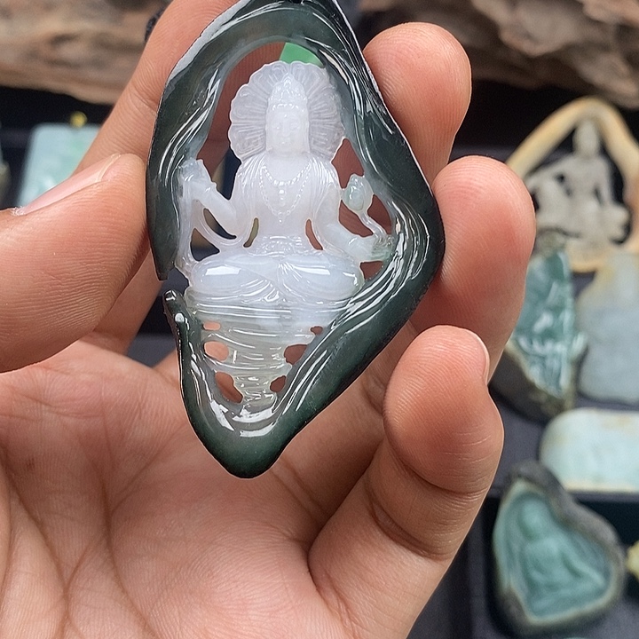 堂***朵翡翠未镶嵌颈饰翡翠挂件