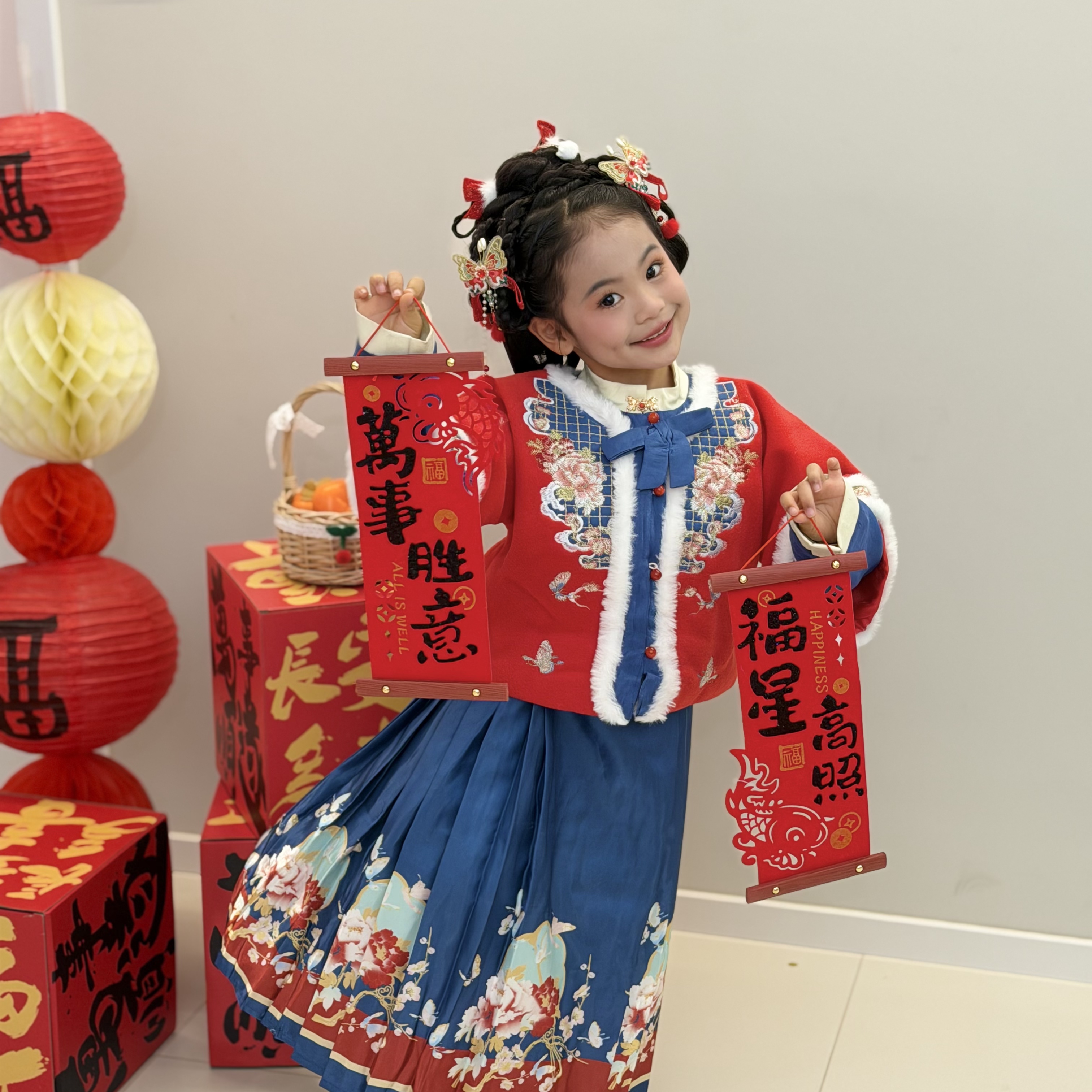 262汉服女童过年加厚新款2025童唐装古装中国马面拜年冬季套装