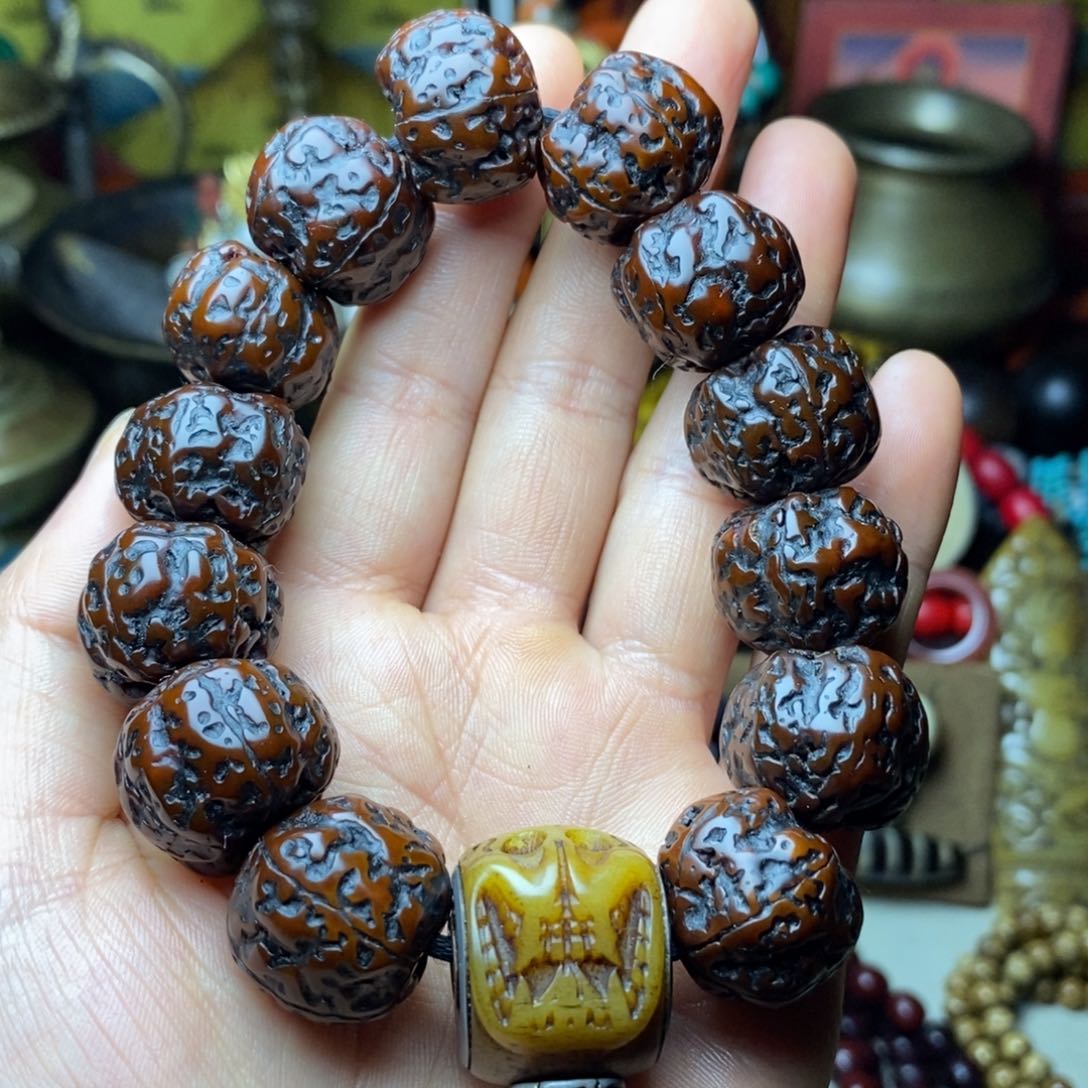 大叶紫檀（黑酸枝木类）