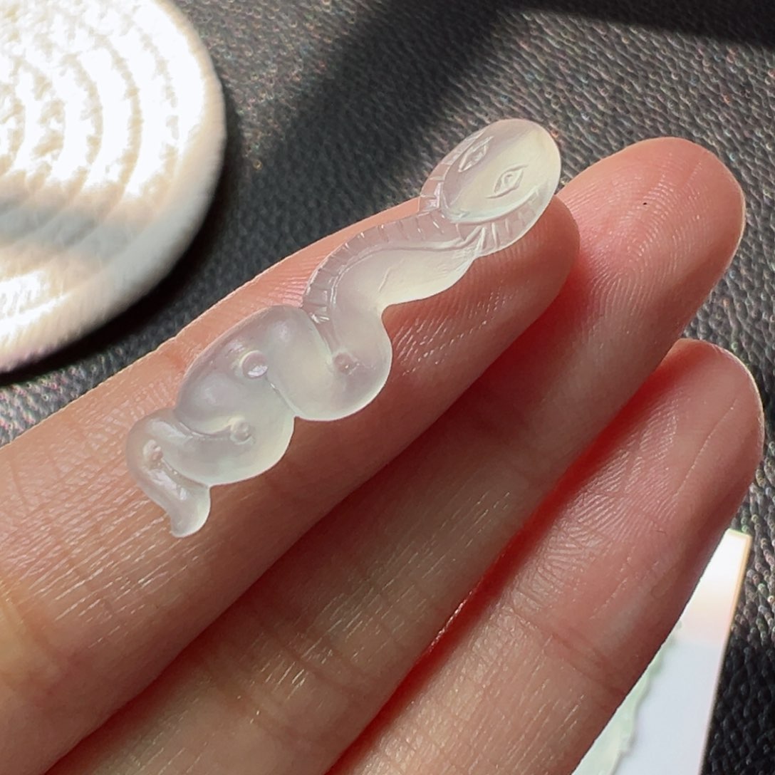 定制翡翠未镶嵌小蛇