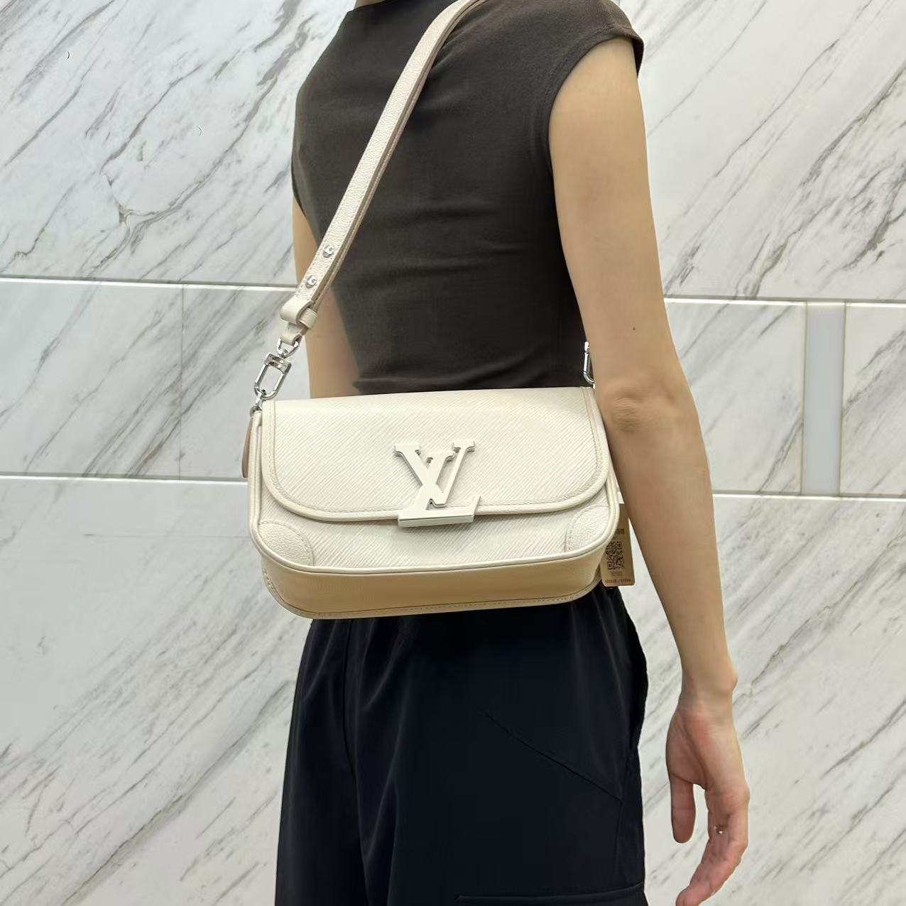 95新 LouisVuitton/路易威登 白色法棍包/云海优选/H21002