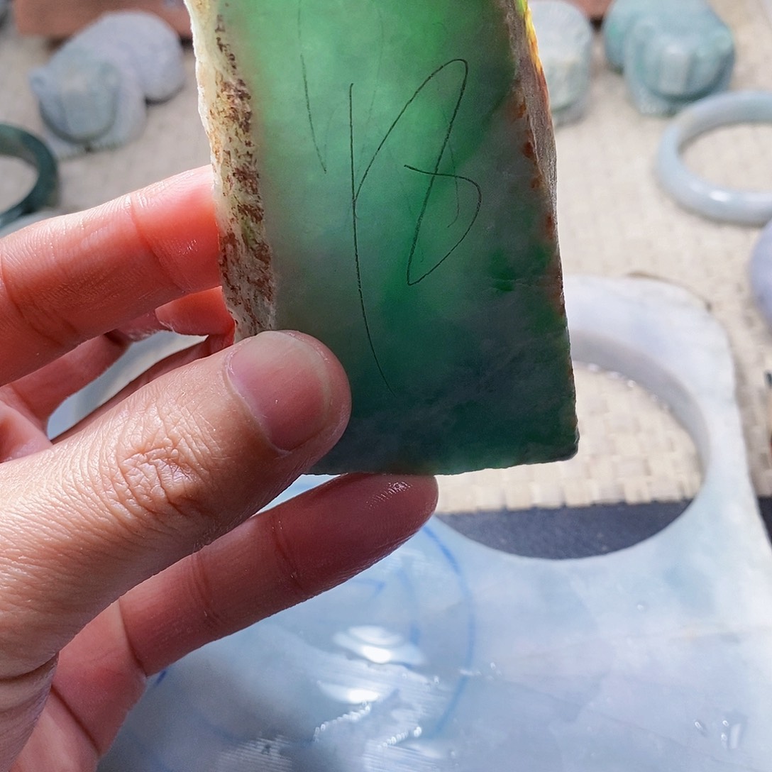 翡翠未镶嵌颈饰588