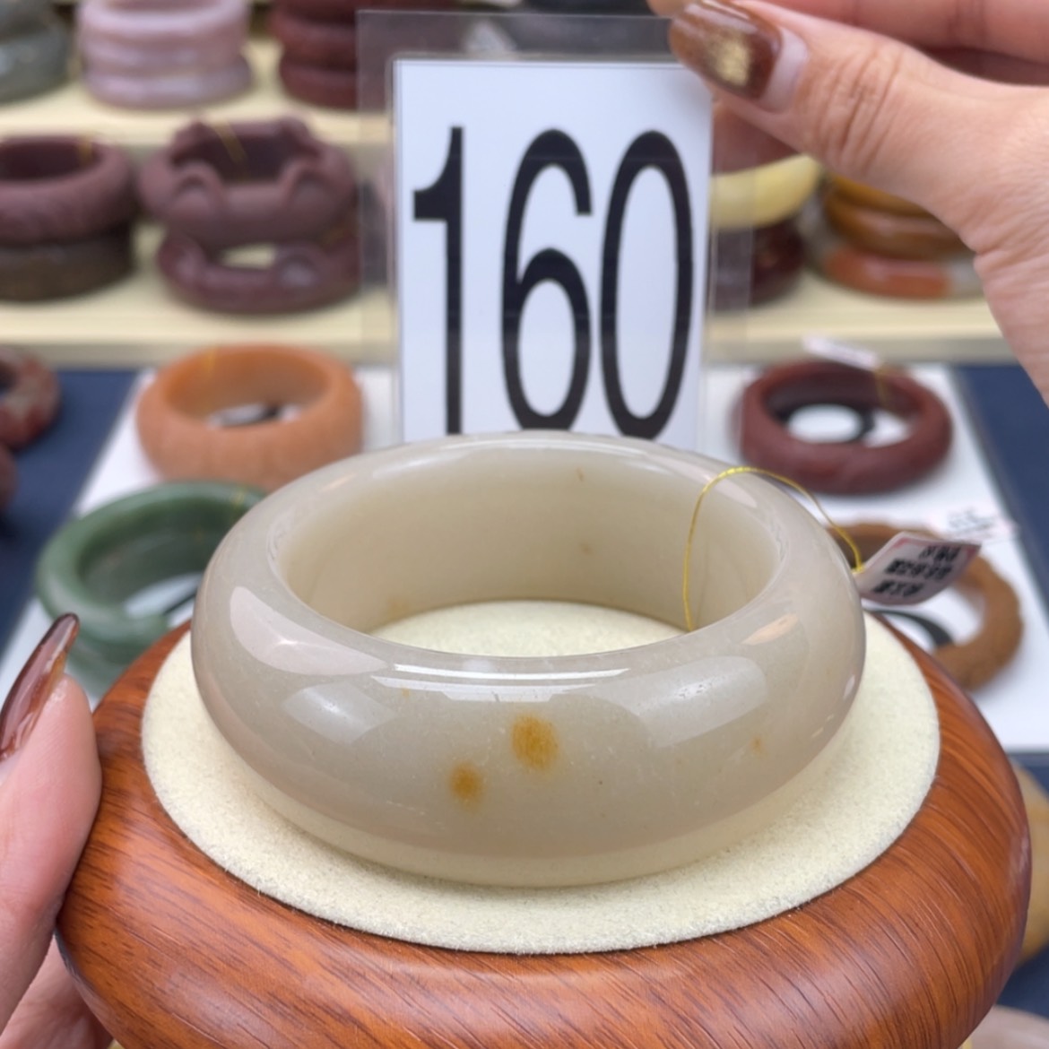 【闪购商品】石英质玉手镯未镶嵌