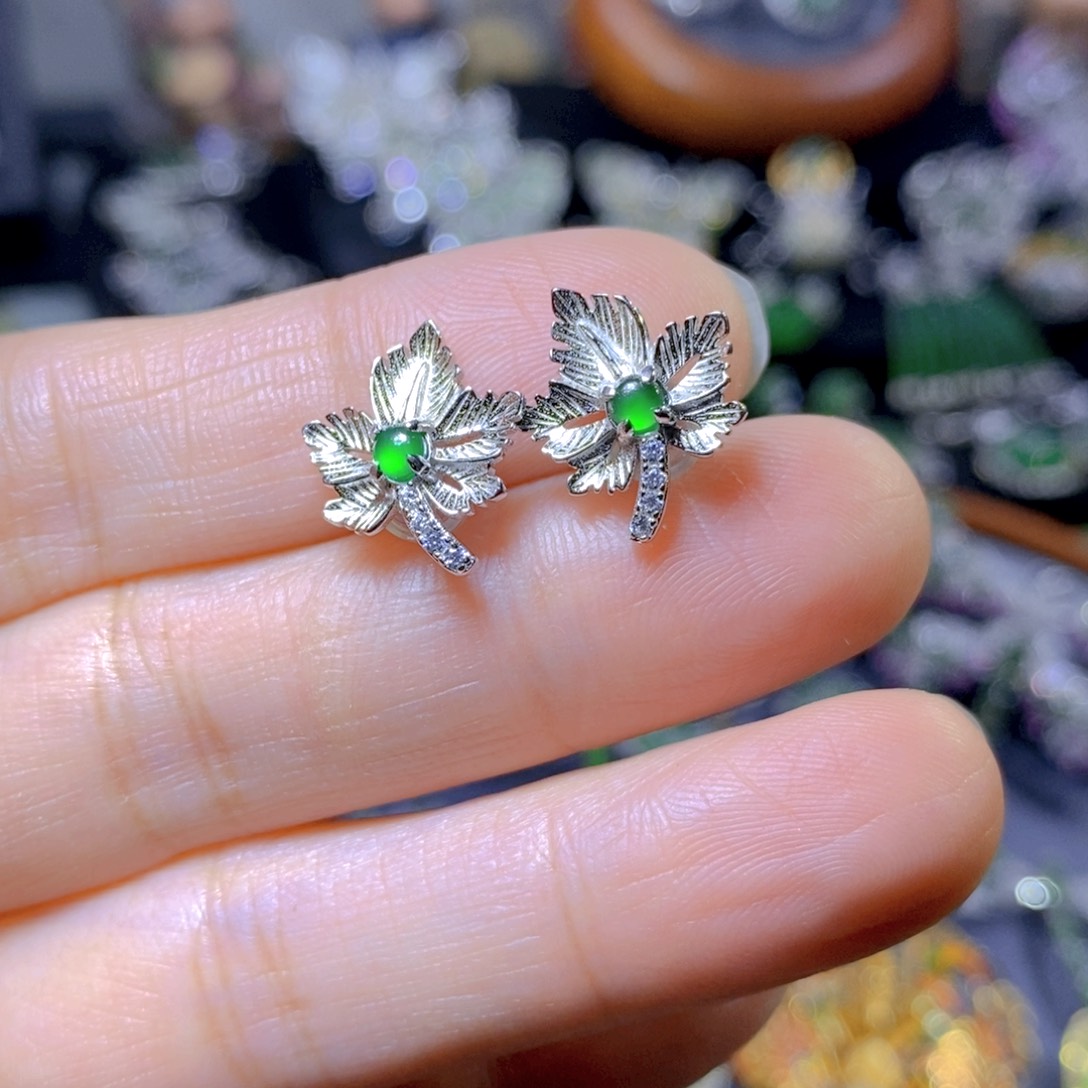 翡翠颈饰银S925镶嵌天然翡翠