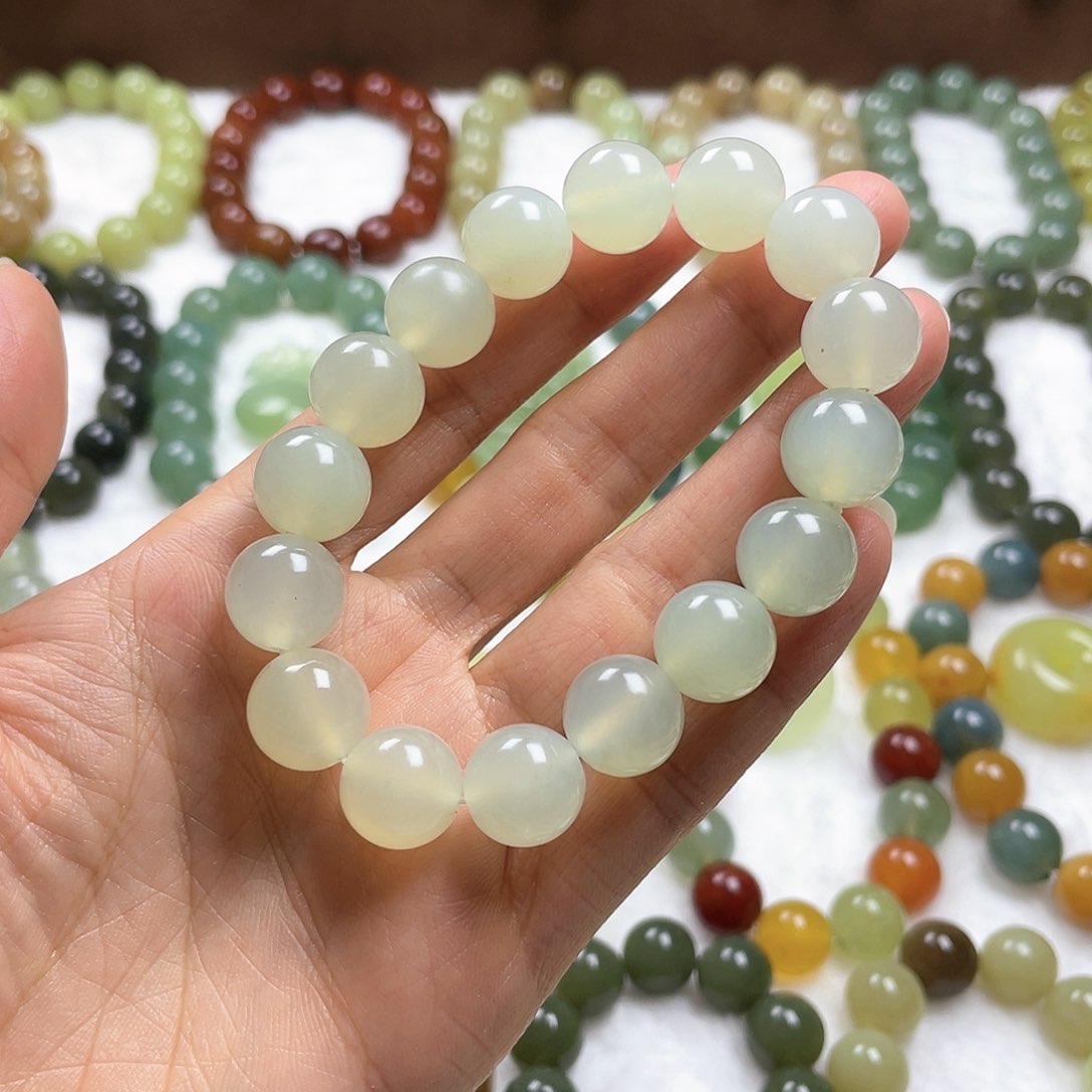 蛇纹石玉手串未镶嵌