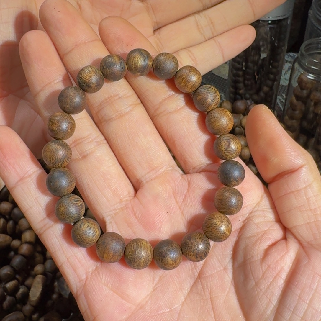 沉香碎屑沉香海南乌身09规格6.8克虫漏