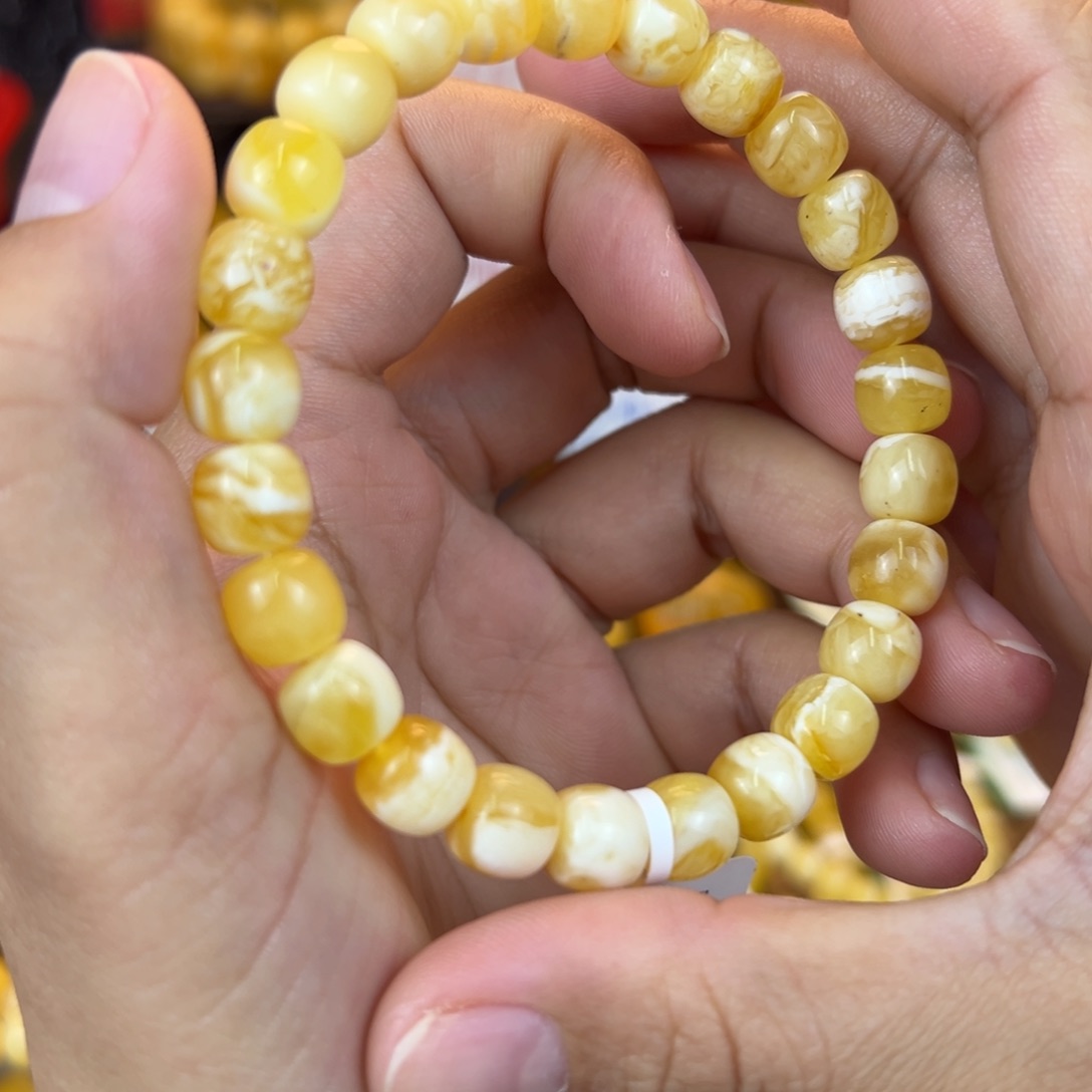 琥珀裸石未镶嵌jhhbbhjjn