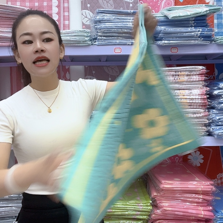 棉绿色花环纯棉面料