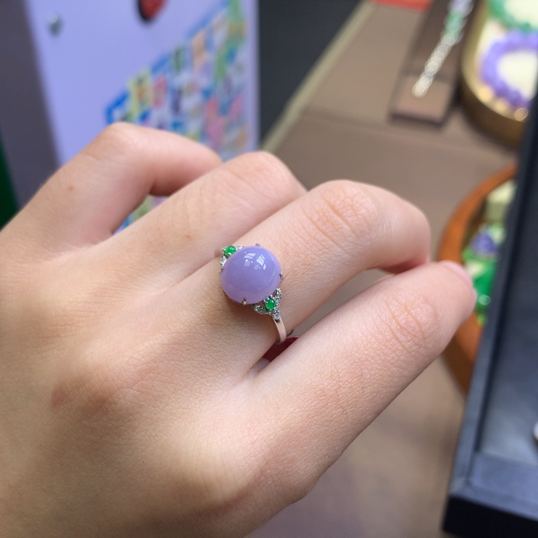 翡翠18K金镶嵌颈饰翡翠