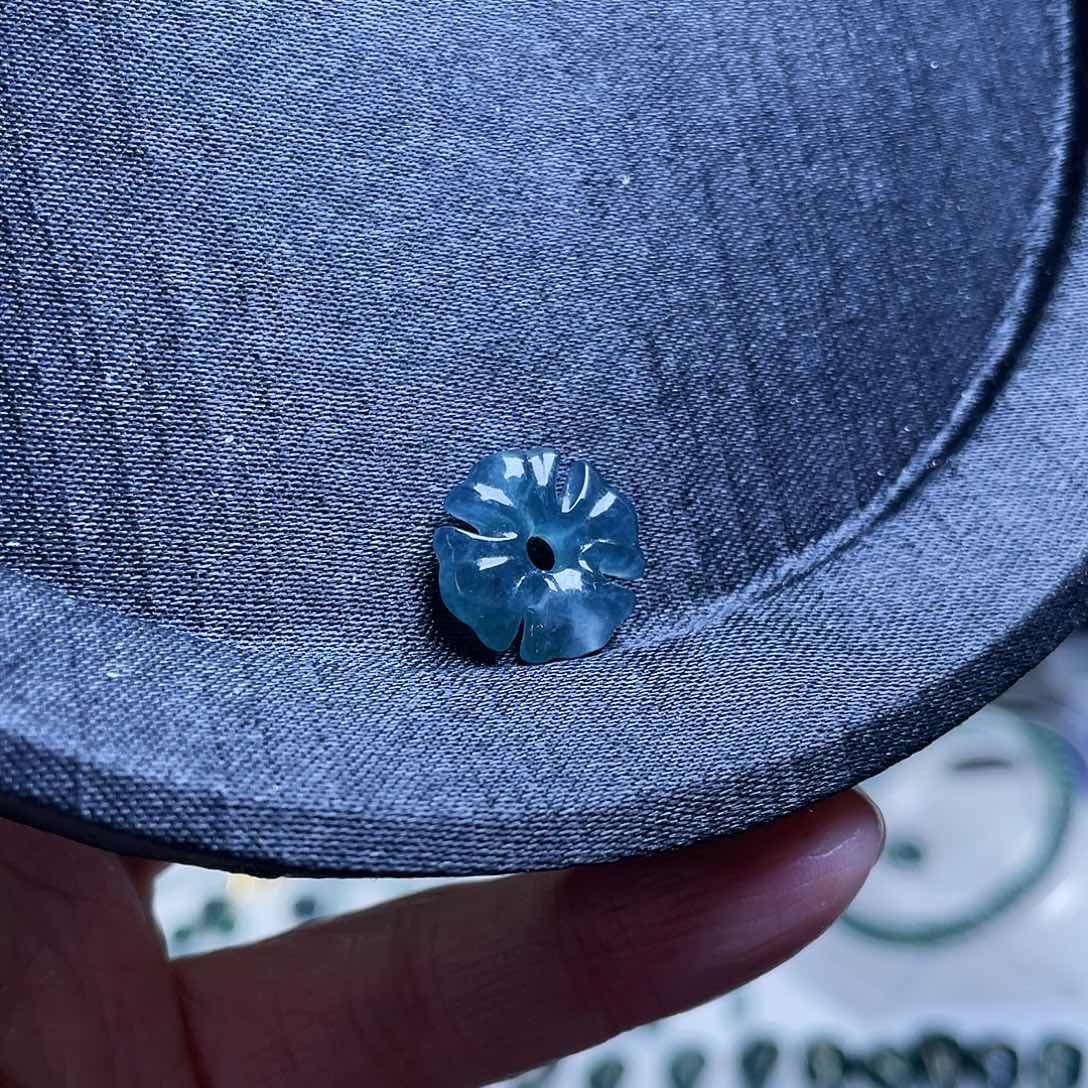 翡翠散珠天然A货翡翠克罗心背云一颗