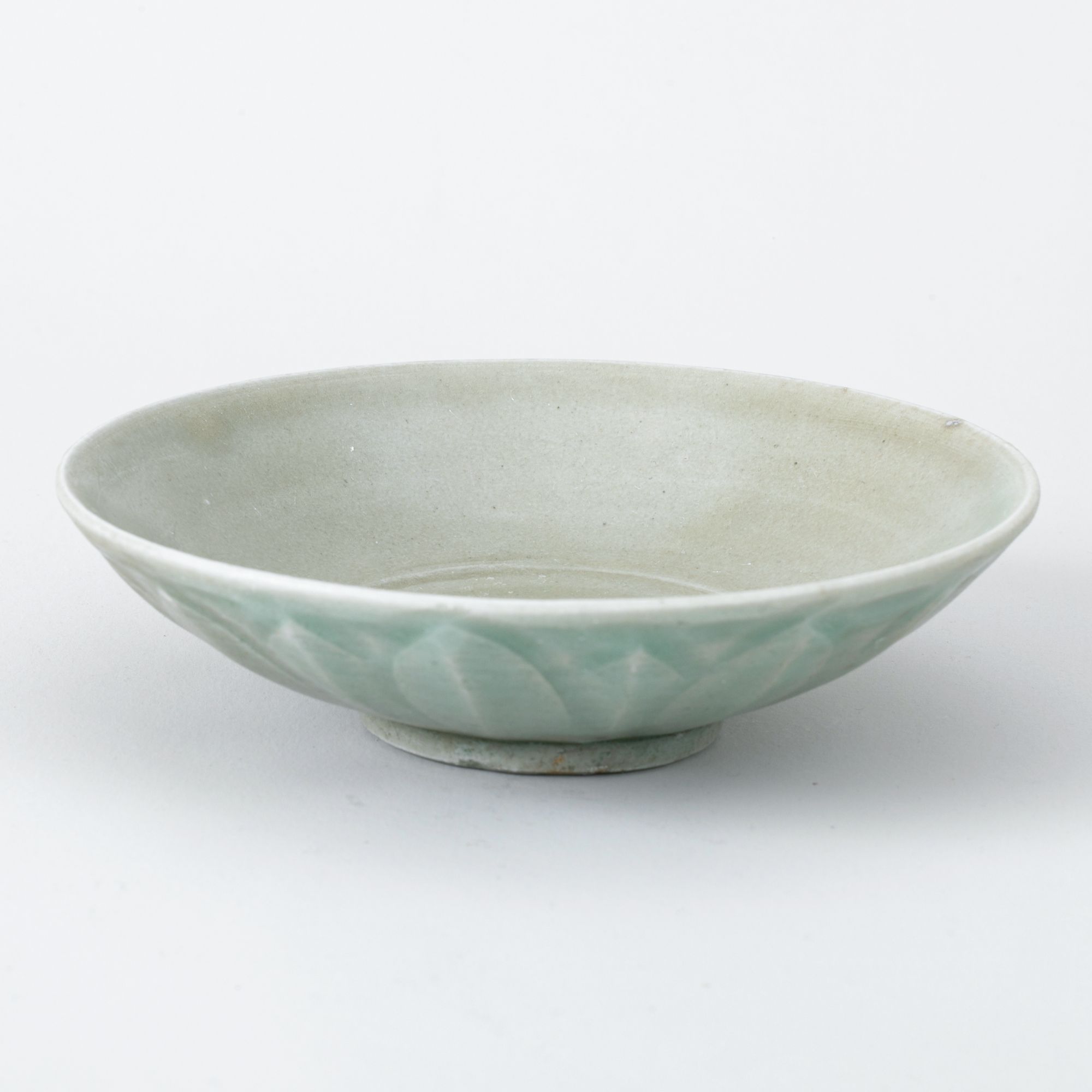 【拍卖】5、~龙泉青釉外刻莲瓣纹盘