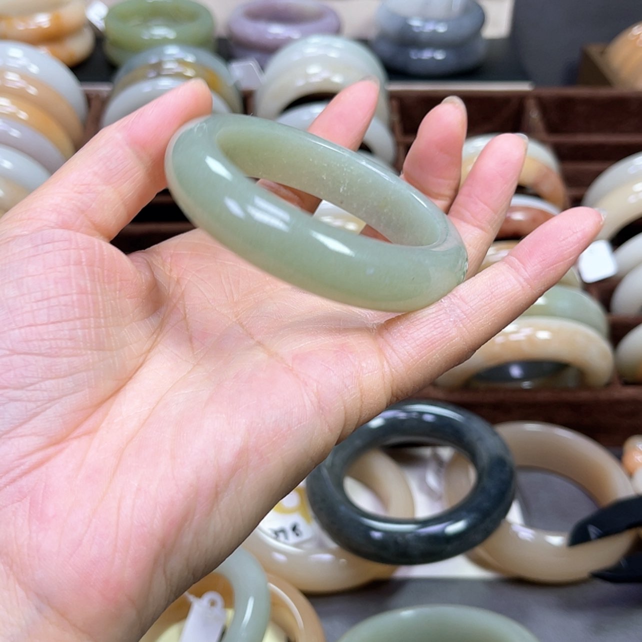 【闪购商品】石英质玉手镯未镶嵌喵*树