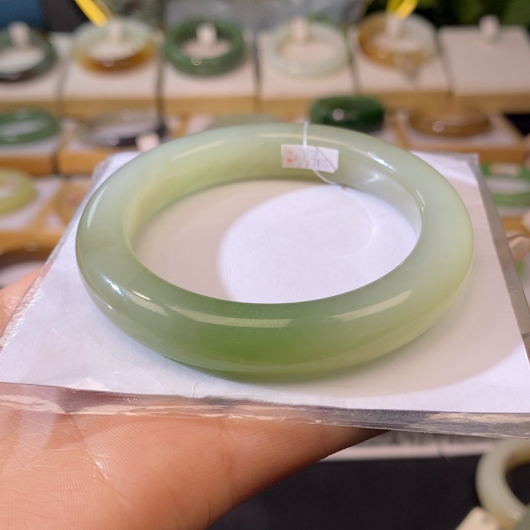 和田玉手镯未镶嵌56