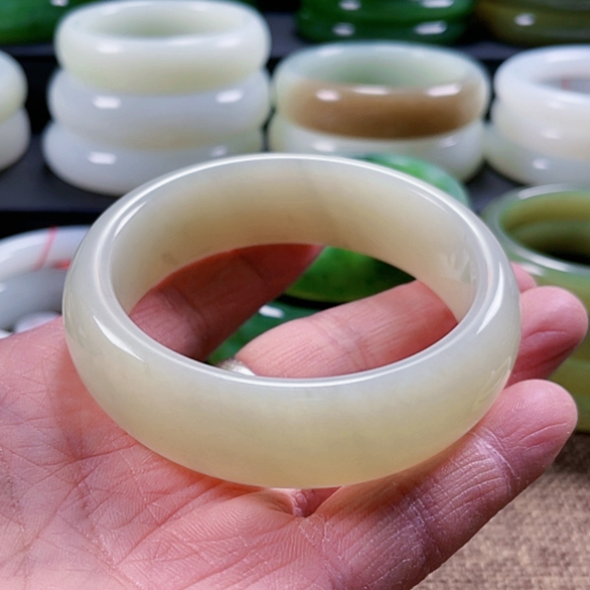 【闪购商品】和田玉手镯未镶嵌风*