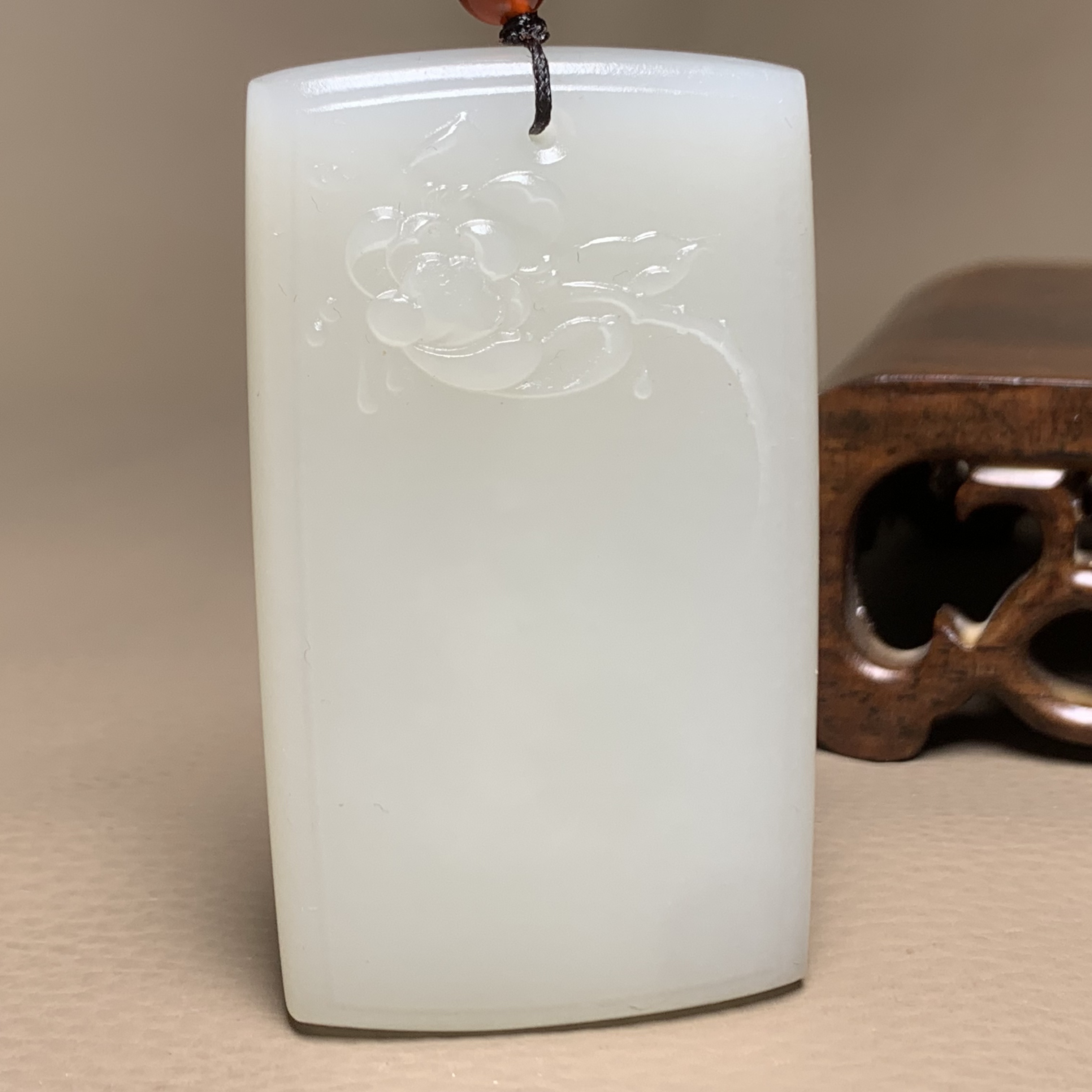 D859珠宝玉石精选和田玉牌子