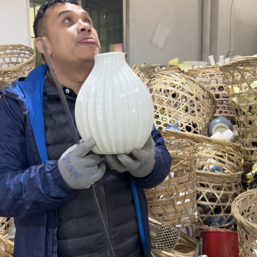 摆件66 号高中低温陶瓷工艺瓶（部分微瑕）