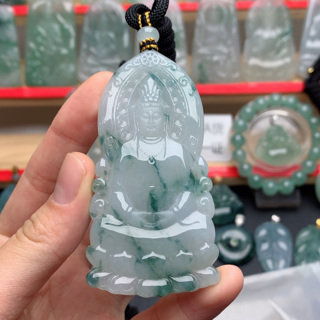 翡翠未镶嵌颈饰素衣