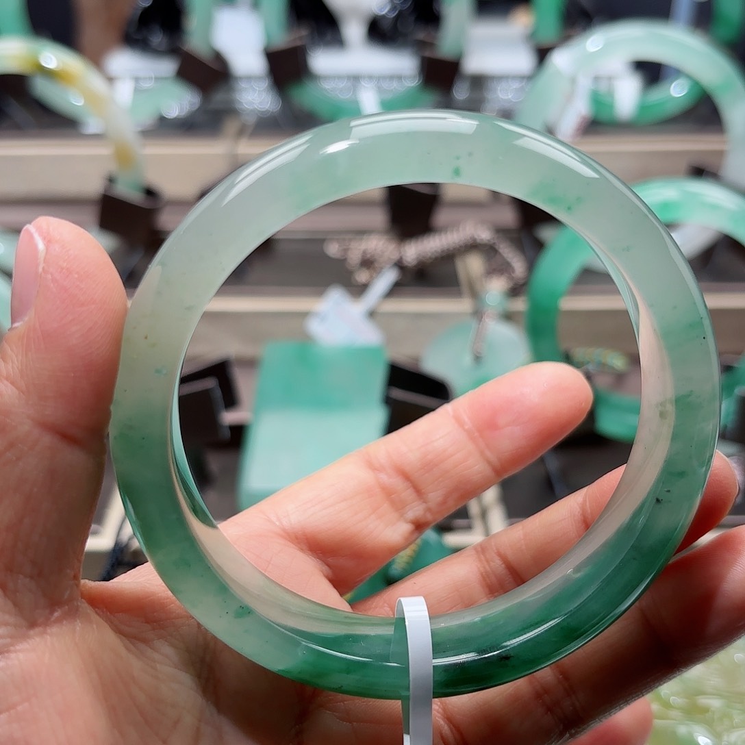 石英质玉颈饰未镶嵌