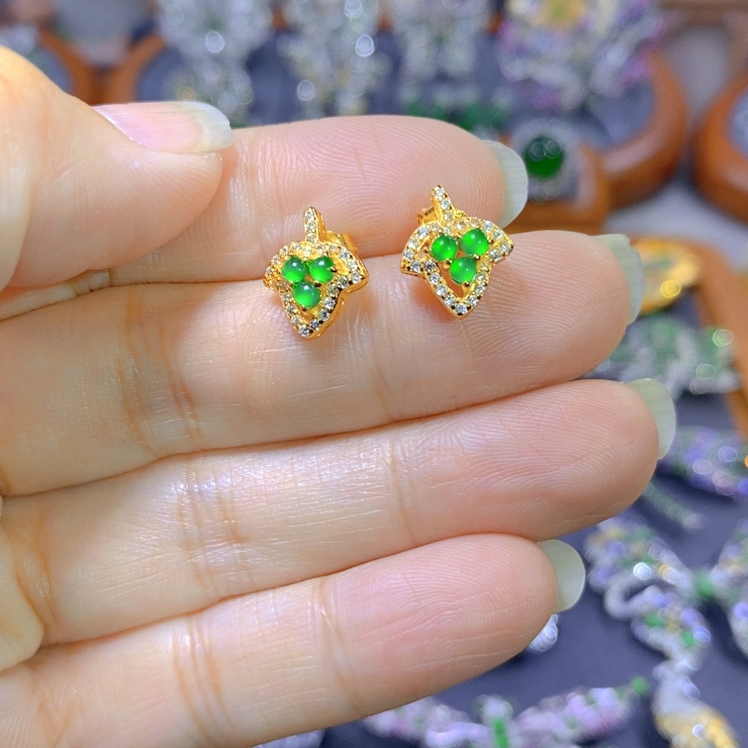 翡翠颈饰银S925镶嵌天然翡翠