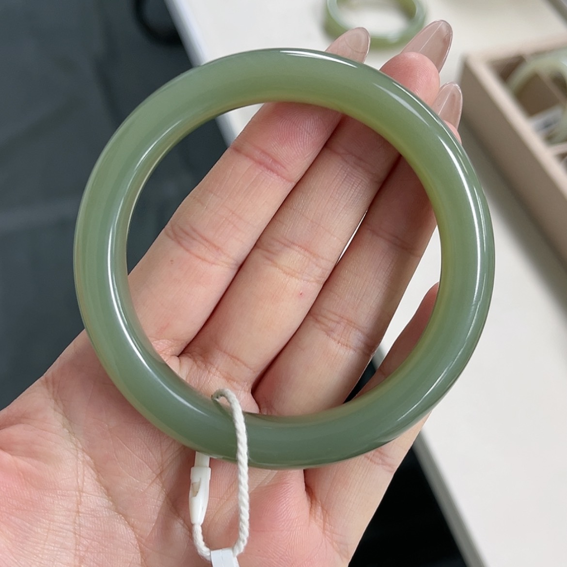 【闪购商品】和田玉手镯未镶嵌