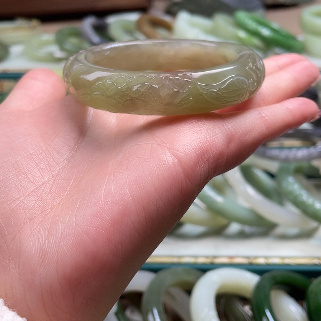 和田玉未镶嵌手镯52