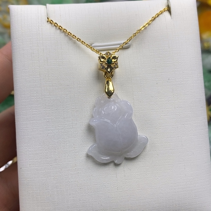 翡翠未镶嵌吊坠(赠链)