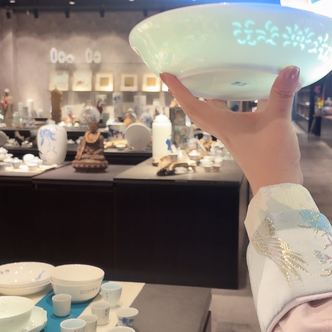 观宋高温影青玲珑深盘 拍五发六