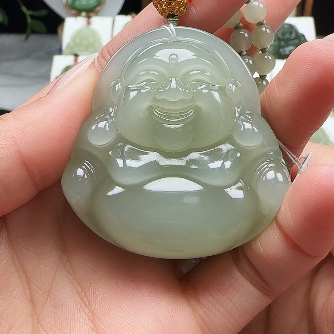 和田玉颈饰足金镶嵌锦*