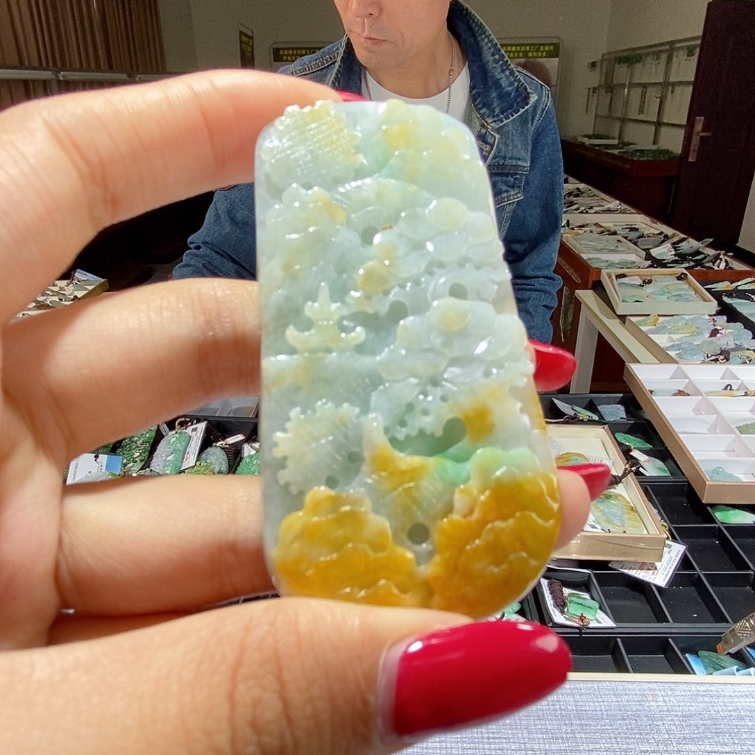 翡翠未镶嵌颈饰翡翠