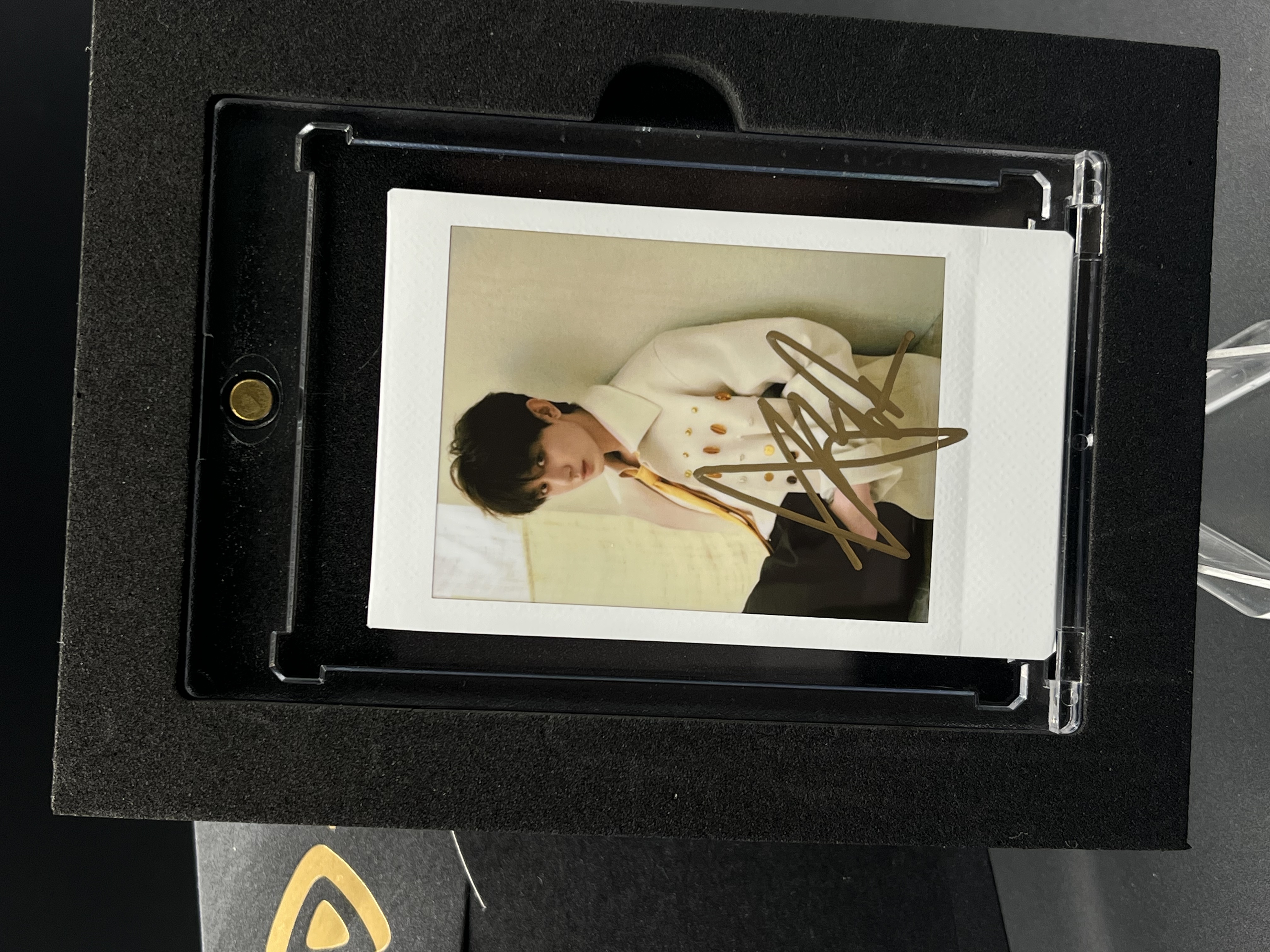 W643【成毅】三寸正品签名拍立得照片白边