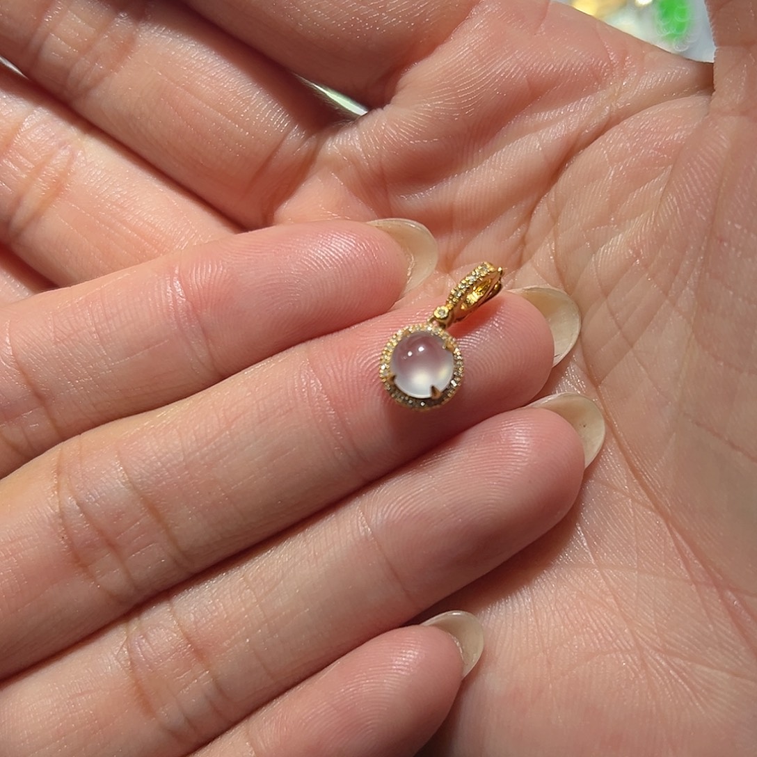 翡翠18K金镶嵌颈饰