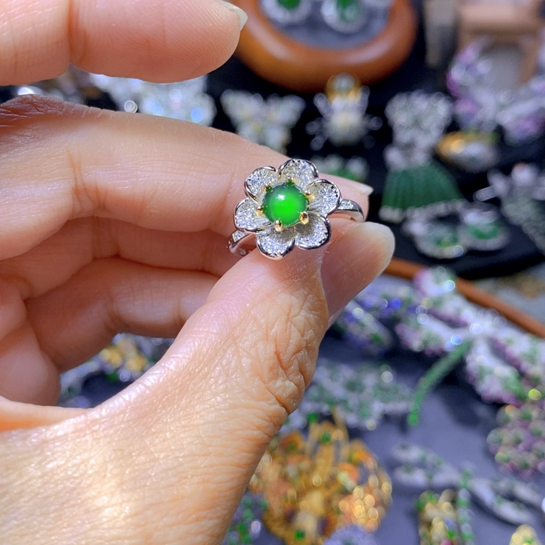 翡翠颈饰银S925镶嵌天然翡翠