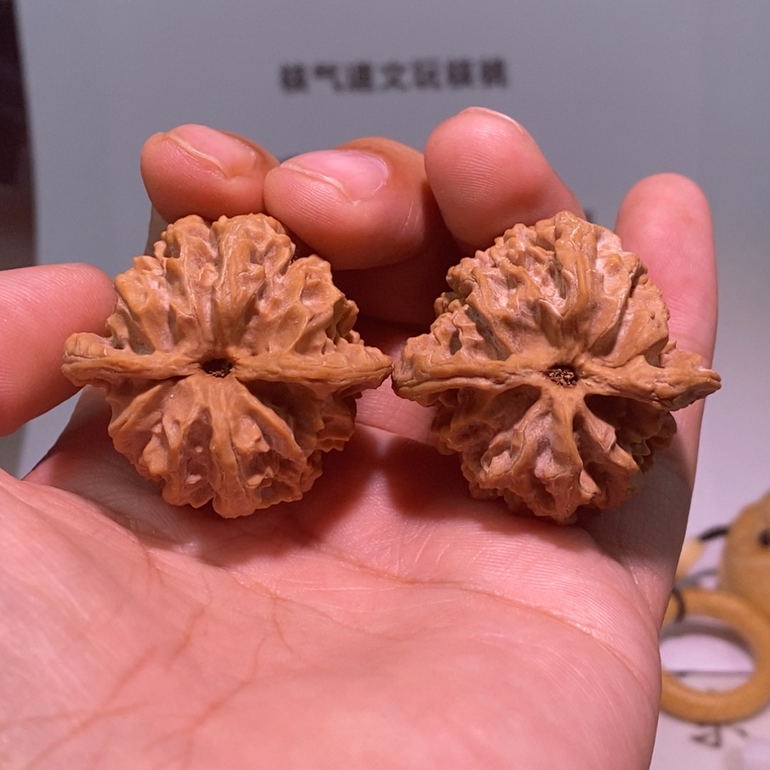 T***p吊坠文玩核桃37苹果