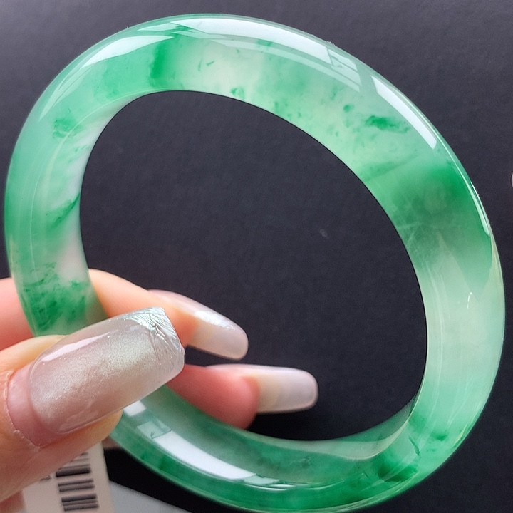 未镶嵌手镯石英质玉