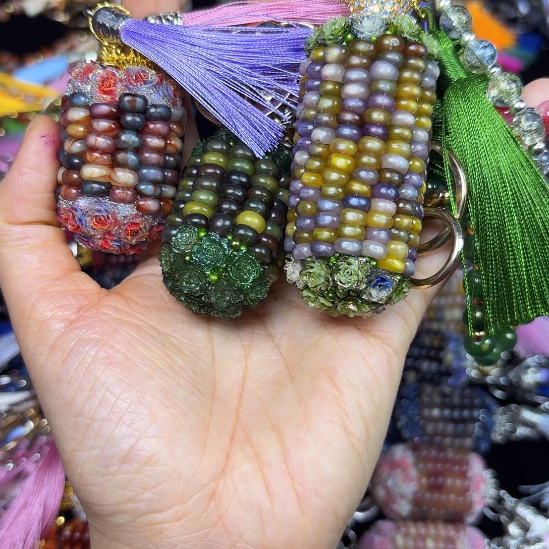 大叶紫檀（黑酸枝木类）文玩玉米挂件手把件摆件