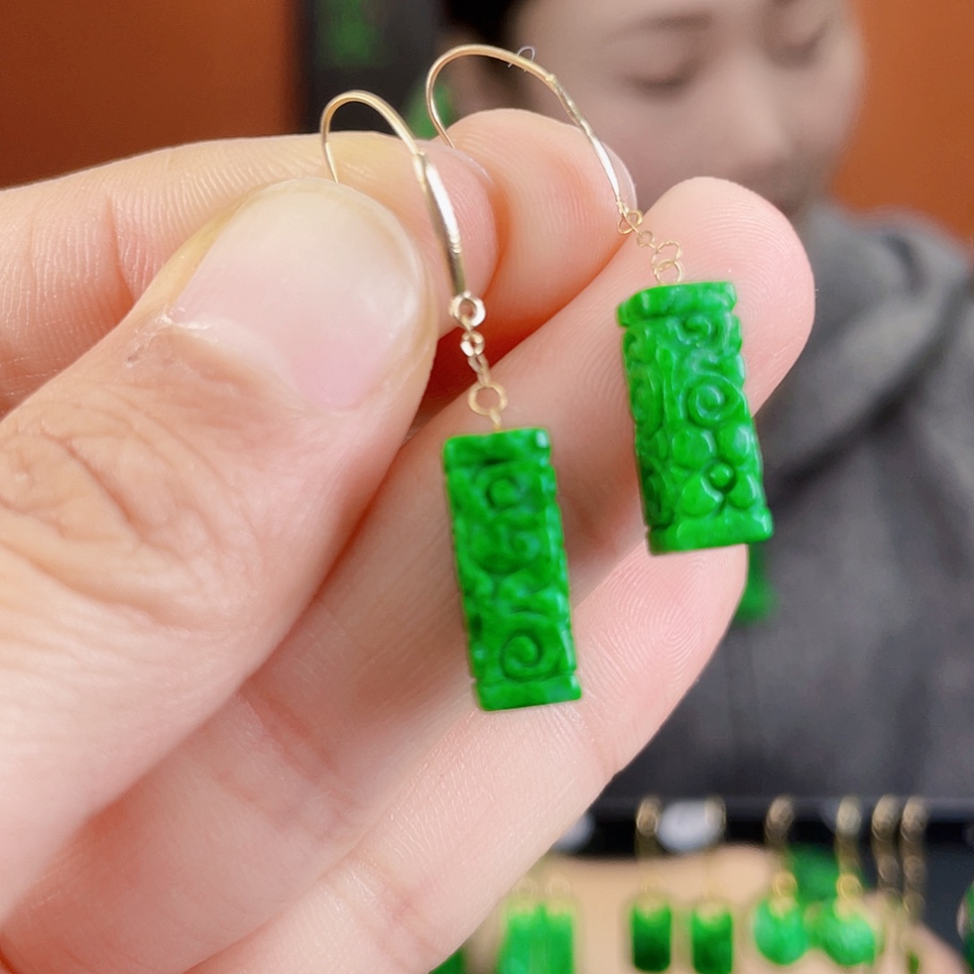 翡翠18K金镶嵌耳饰