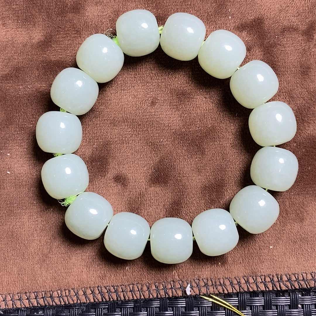 和田玉未镶嵌手串