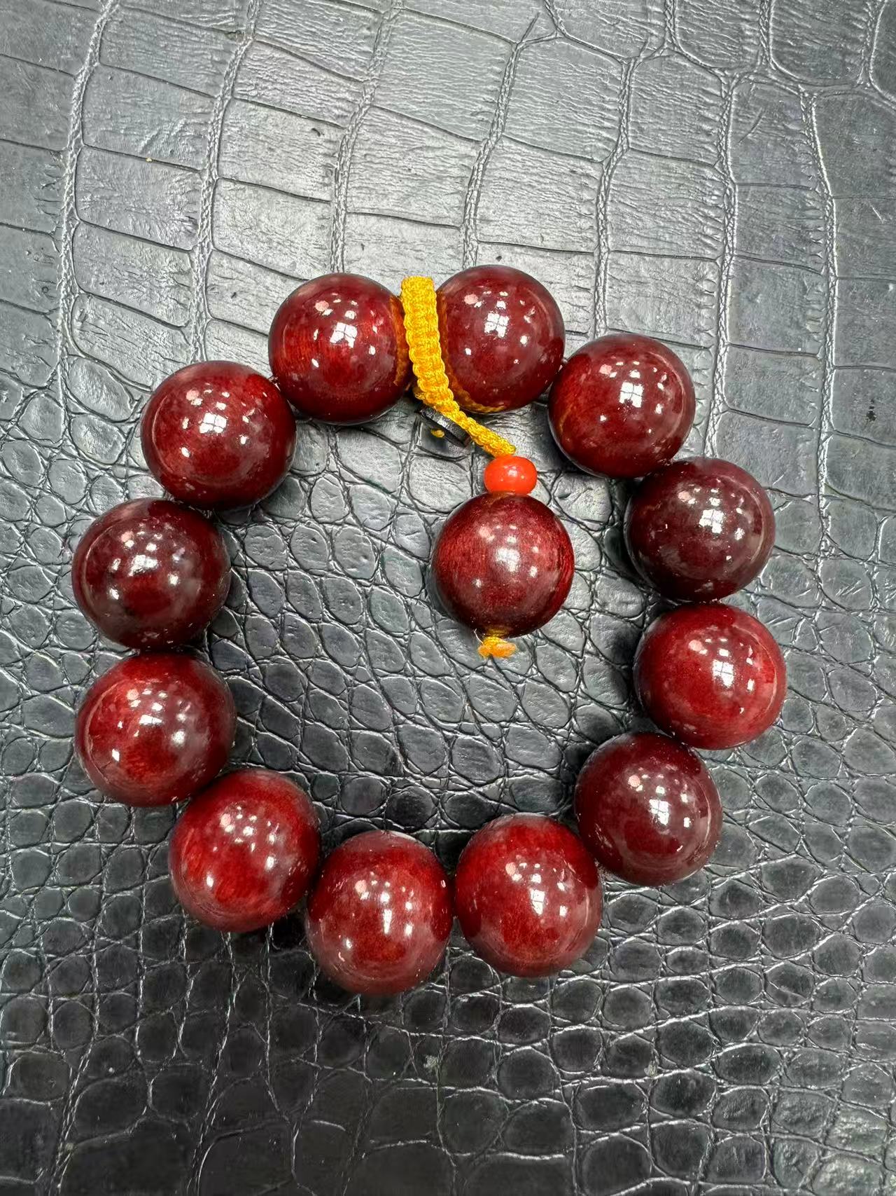 A684越南文玩手串20mm