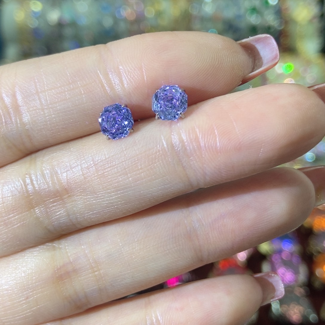 66锆石（处理）耳钉