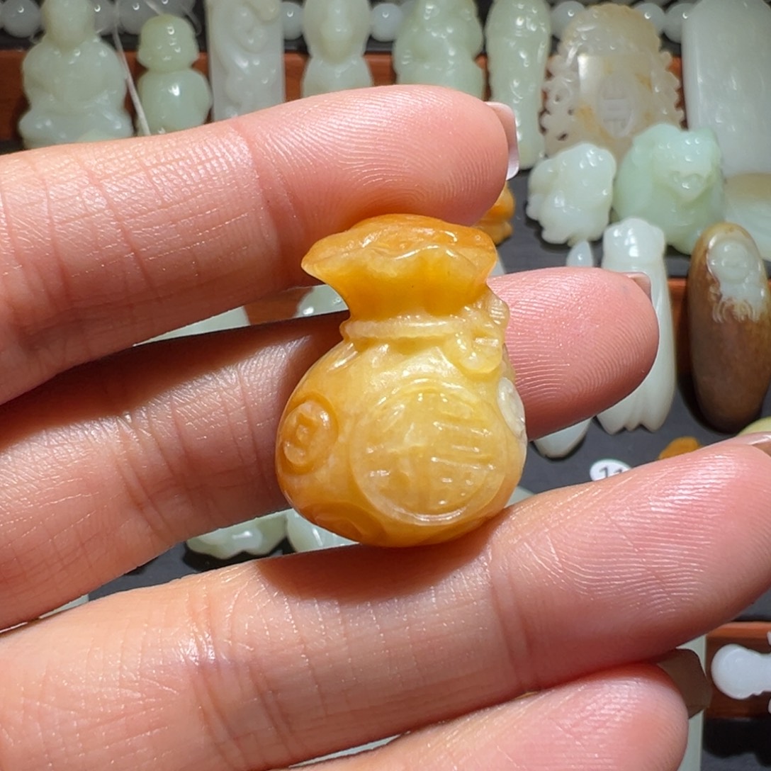 情***2和田玉未镶嵌颈饰