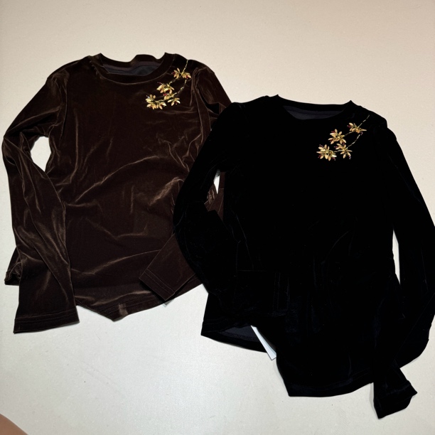 5913#《钉珠》#新款国风时尚轻熟风圆领长袖镂空丝绒打底上衣