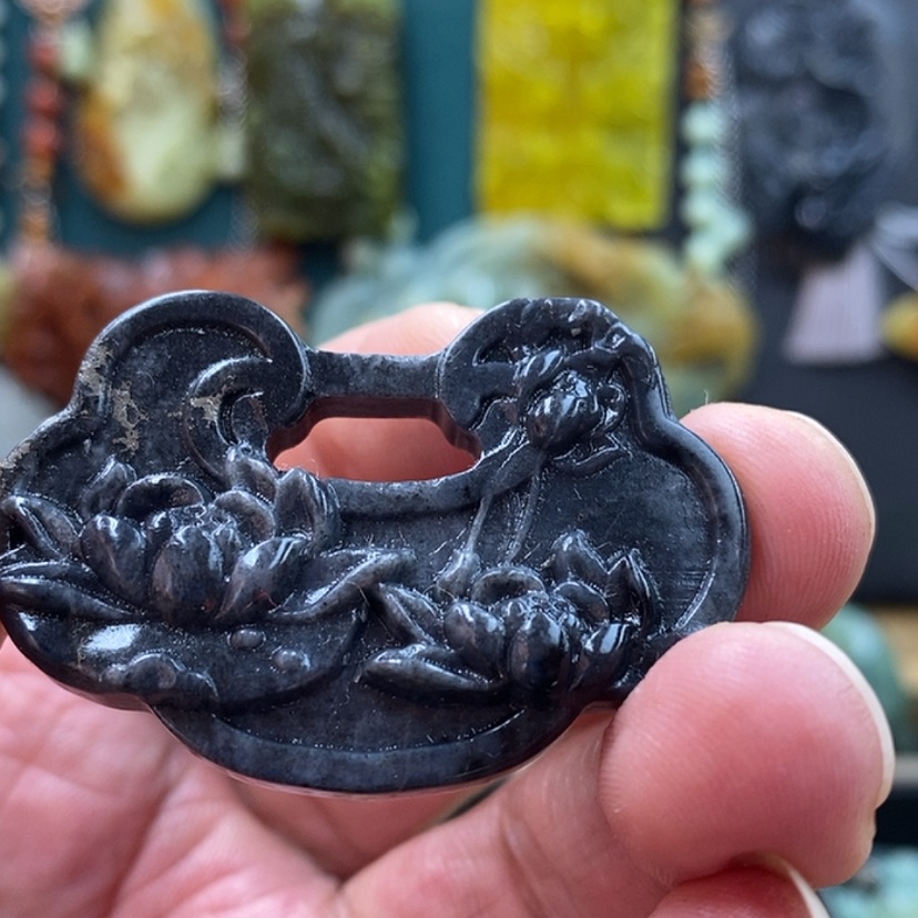 【闪购商品】未镶嵌蛇纹石玉吊坠