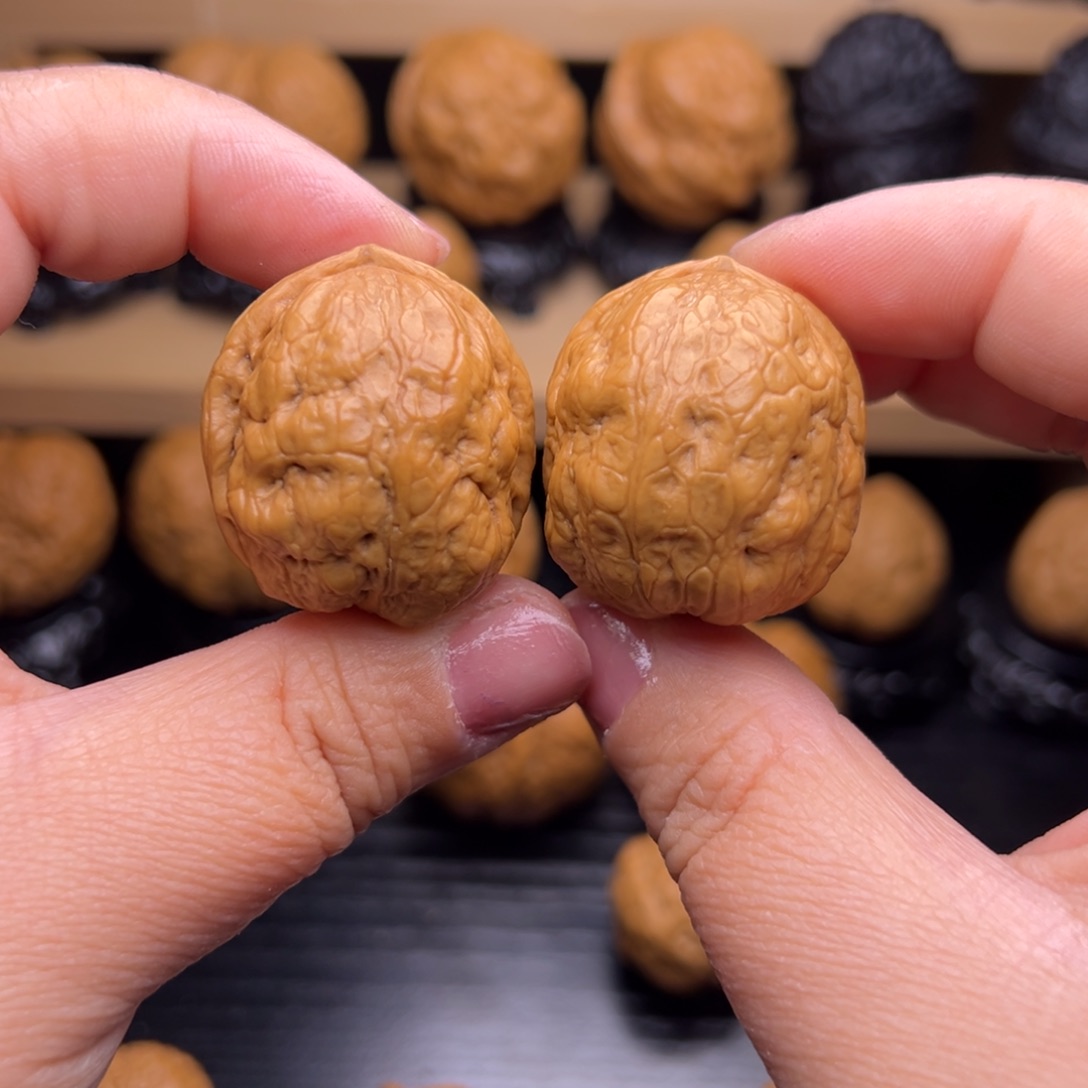 文玩核桃吊坠13z-------33.5尺31克