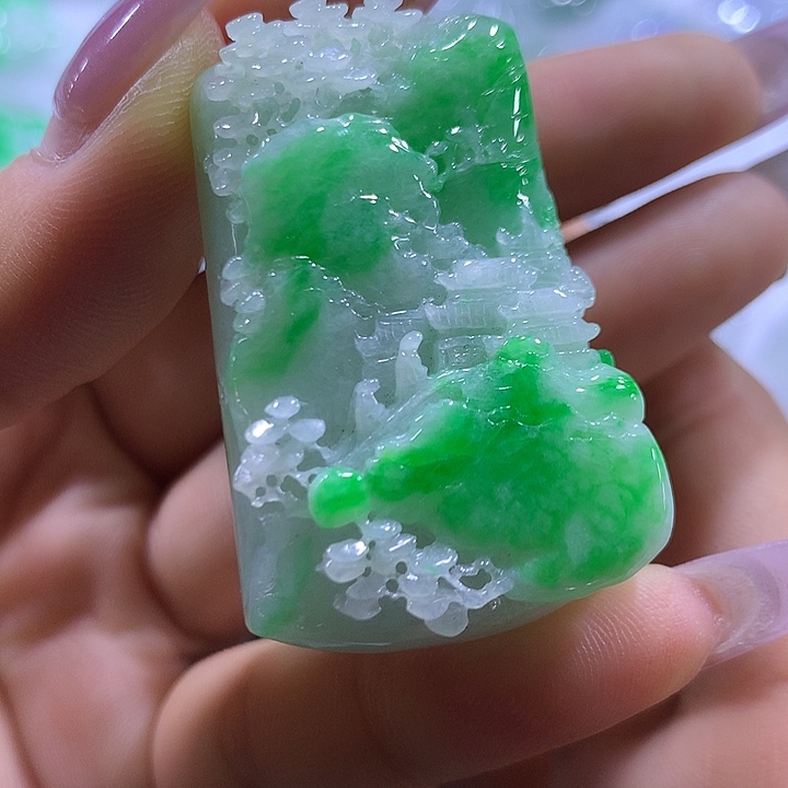 翡翠未镶嵌颈饰天然翡翠A货吊坠