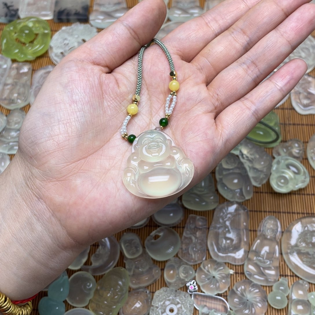 未镶嵌蛇纹石玉颈饰